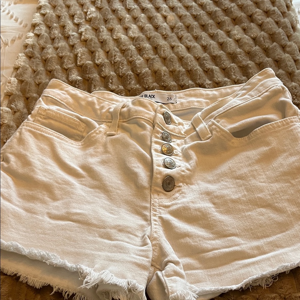 White denim shorts JUST BLACK Size 26 from stitch fix